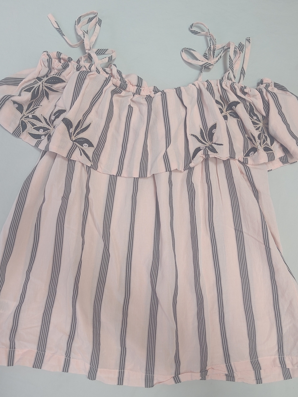 Ann Taylor LOFT Womens Top Blouse  S Pink Stripe Flounce Sleeveless Embroidered